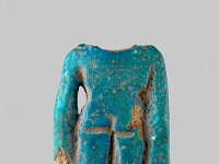 Aeg F 174 RS  Aeg F 174, Rückseite, Dritte Zwischenzeit, Bruchstück eines Torso, Blaue Fayence, H 3,7 cm, B 2,9 cm, T 1,0 cm : Bestandskatalog Ägypten